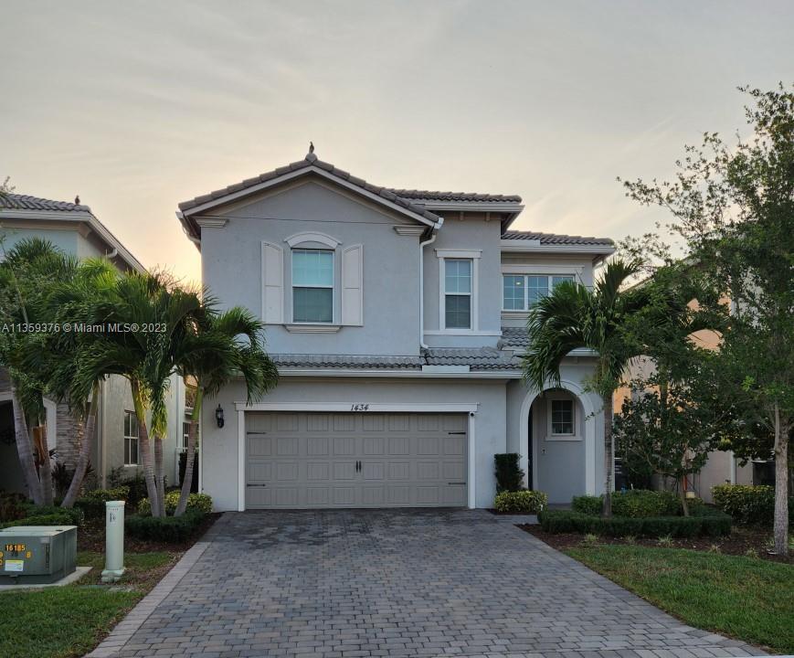 Just hitting the market, property for sale at 1434 Myrtle Oak Terrace, Hollywood, FL, USA. Beautiful