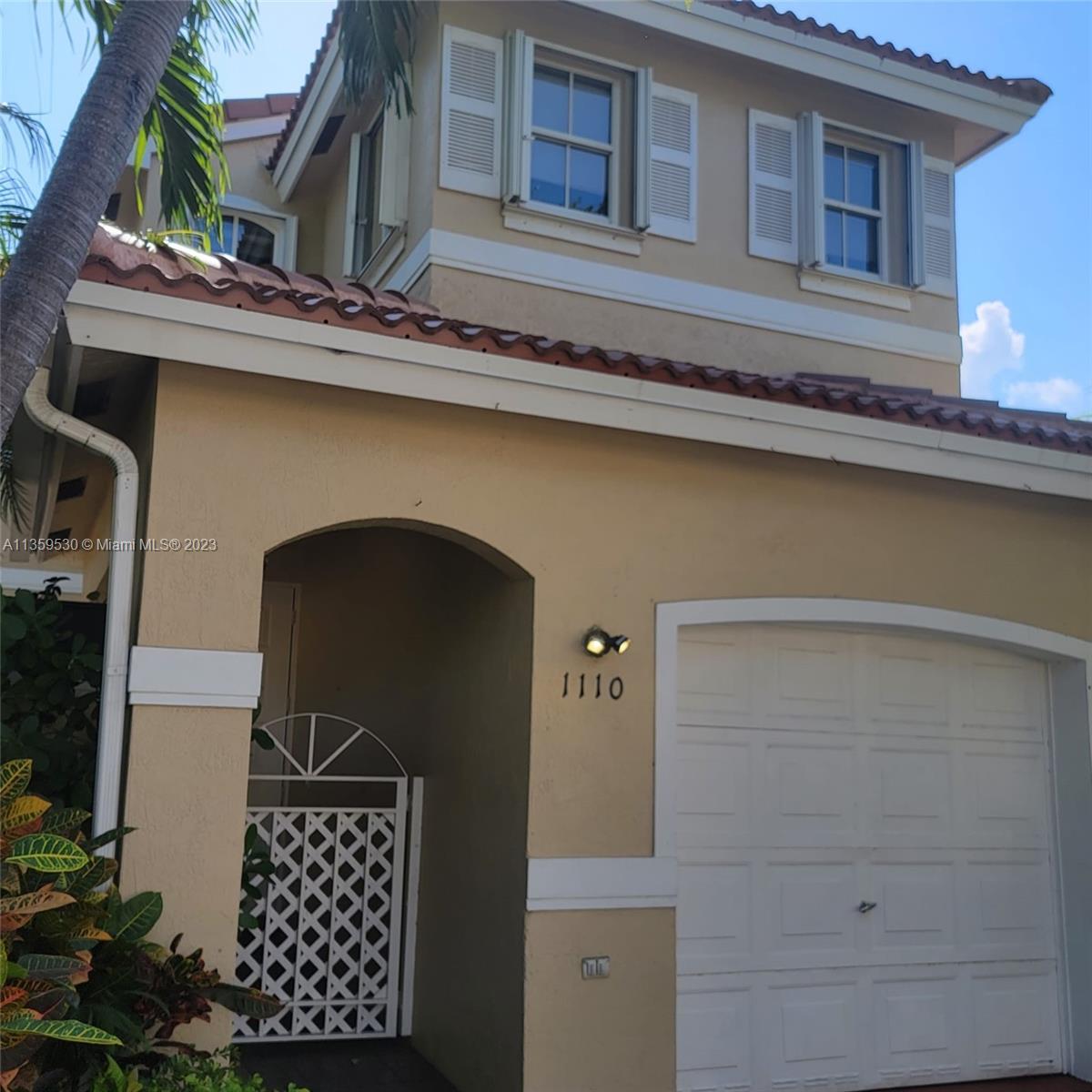 Beautiful West Lake Village Gated Community! 1 Mile from the ocean. Townhouse on corner Lot with 2 e