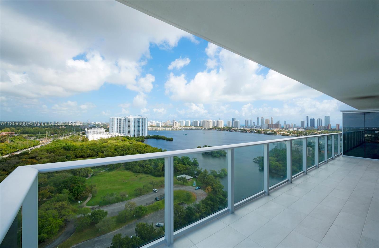 Photo of 16385 Biscayne Blvd #2101 in North Miami Beach, FL
