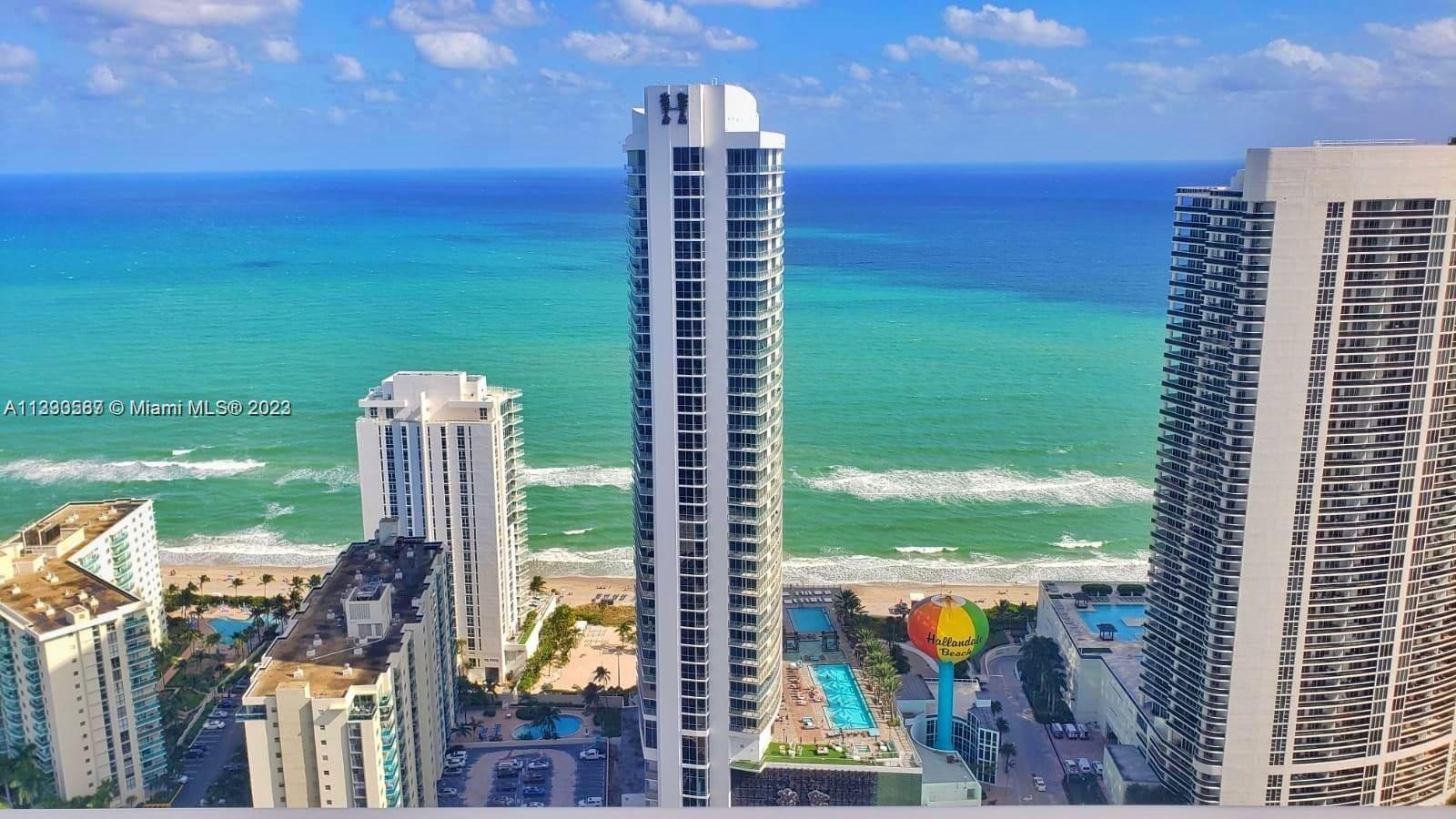 Fantastic 2 bed/2 baths  unit in the heart of Hallandale Beach. Great layout. Completely furnished. 