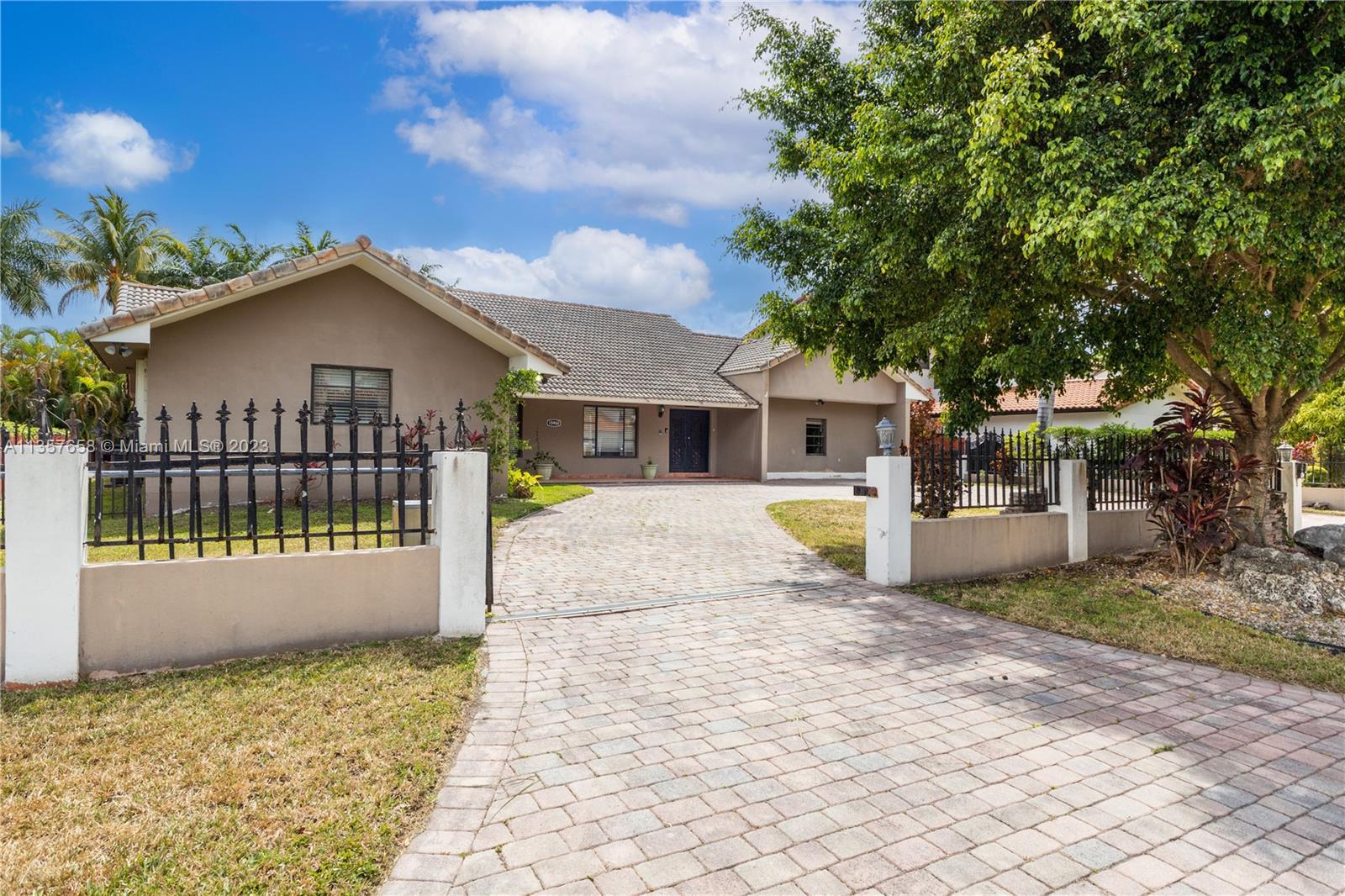 Photo of 10460 NW 131st St in Hialeah Gardens, FL