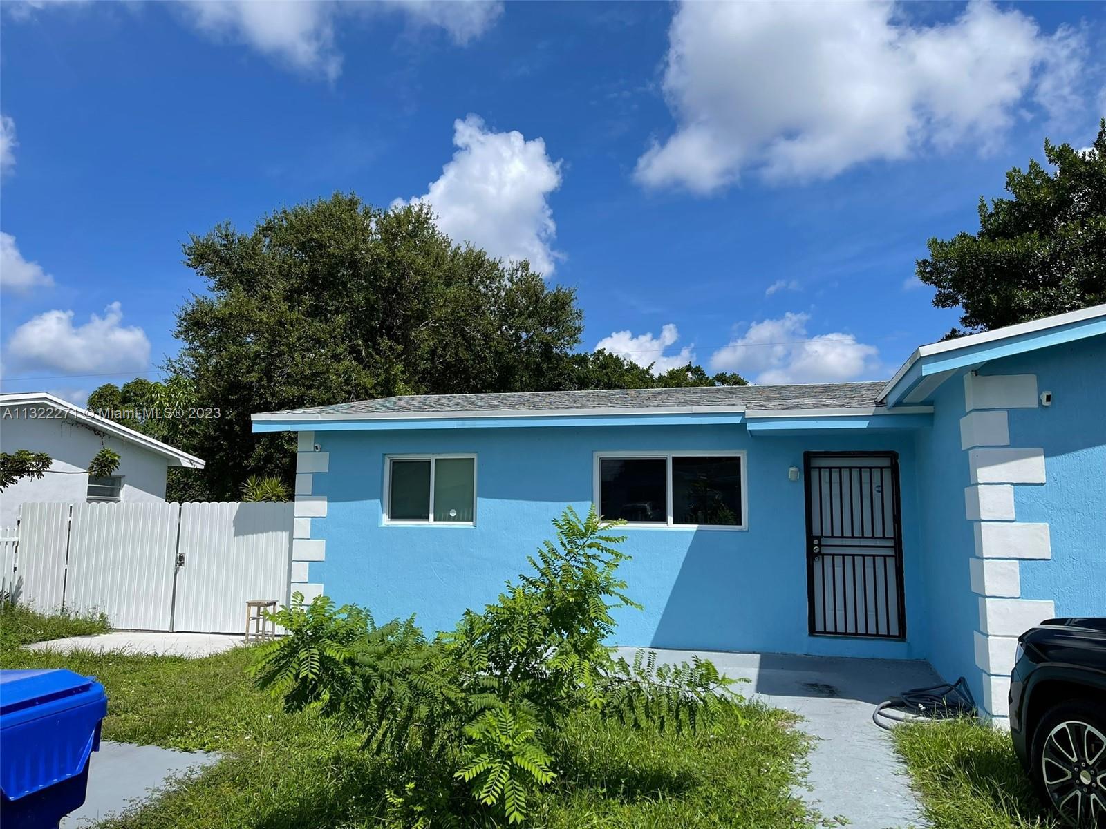 Photo of 4221 SW 27th St in West Park, FL