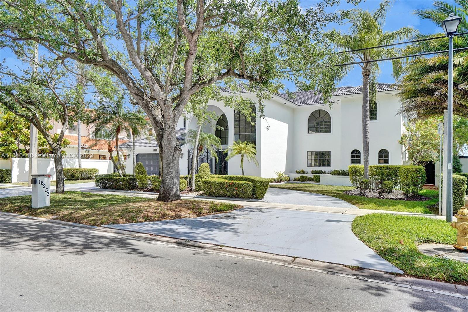 Photo of 16253 NW 82nd Ave in Miami Lakes, FL