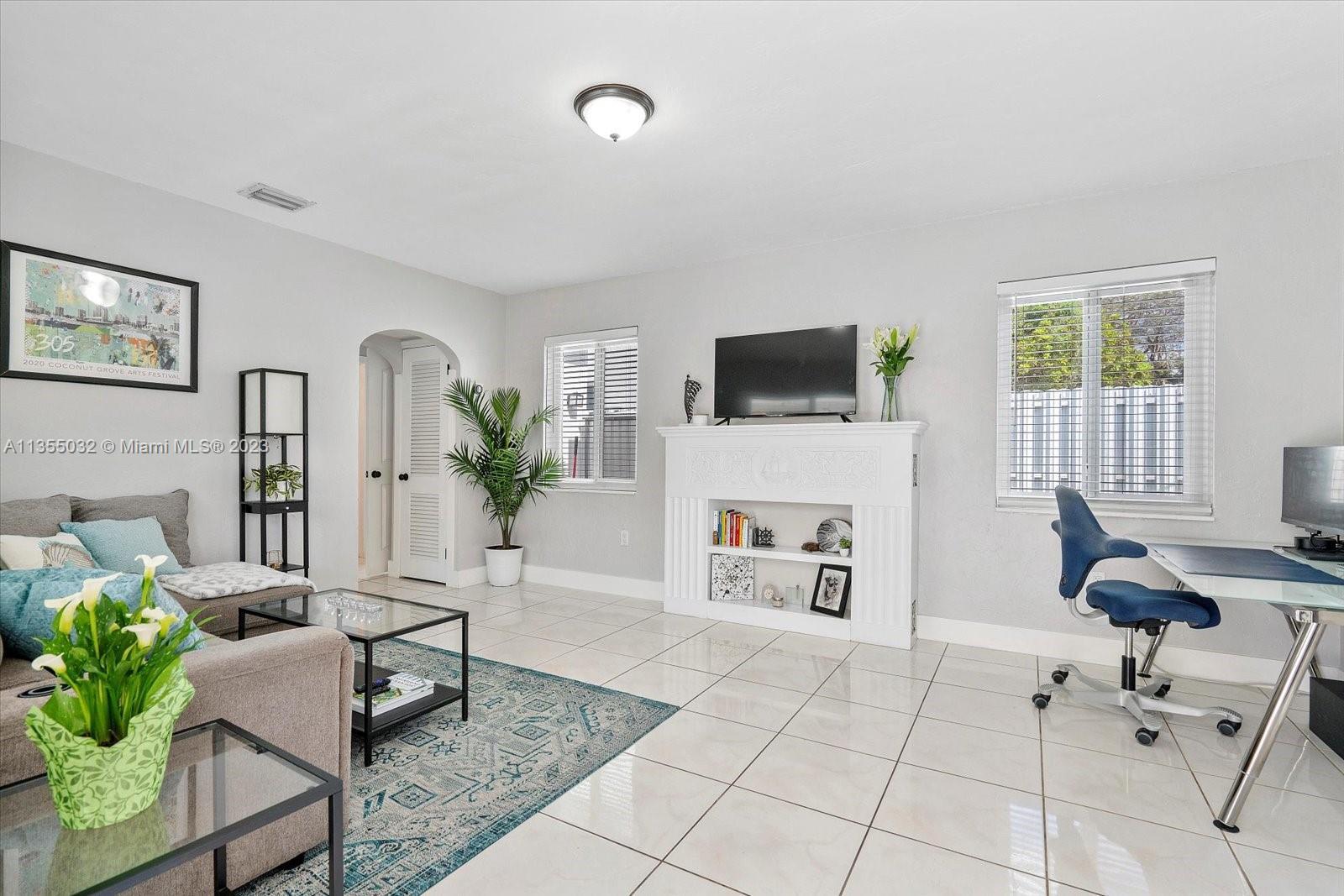Photo of 2225 SW 57th Ct in Miami, FL