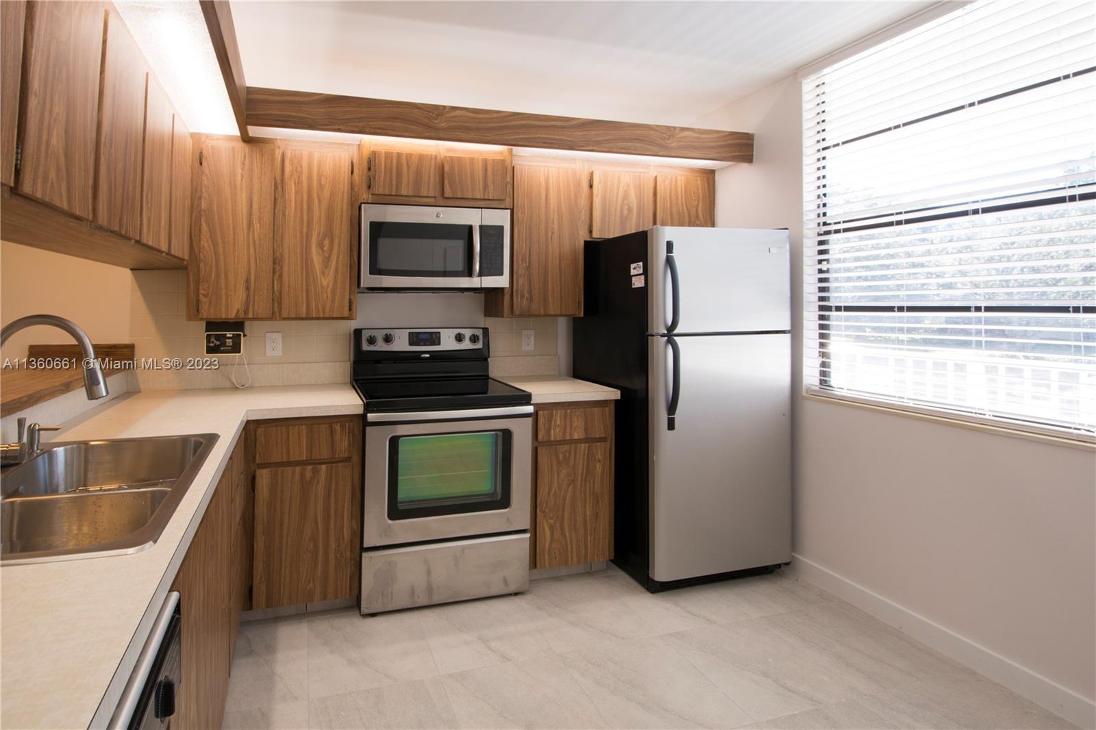 Photo of 1717 Whitehall Dr #201 in Davie, FL
