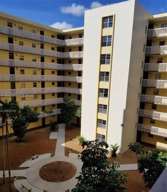 Photo of 15600 NW 7th Ave #318 in Miami, FL