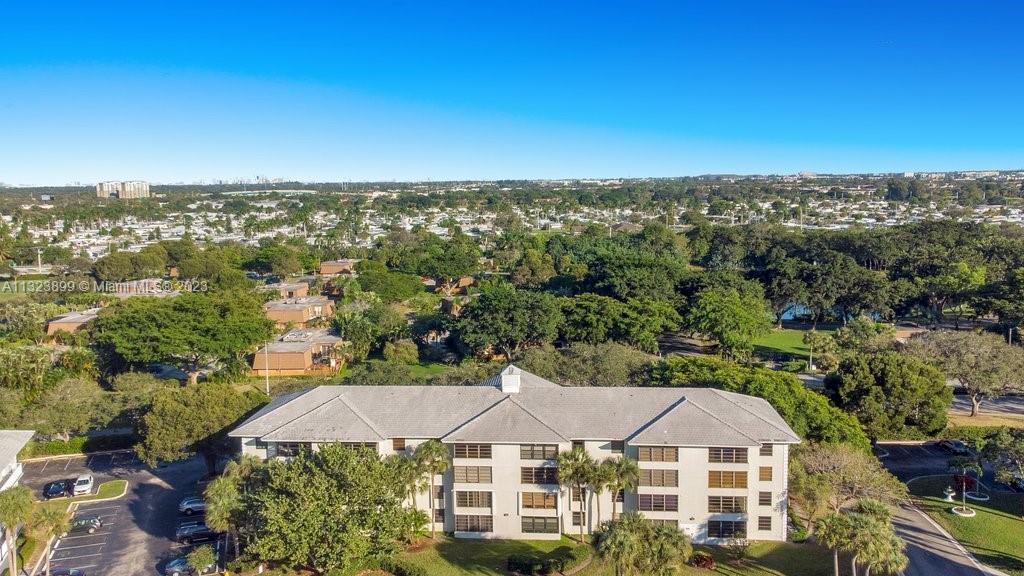 Photo of 1701 Whitehall Dr #405 in Davie, FL