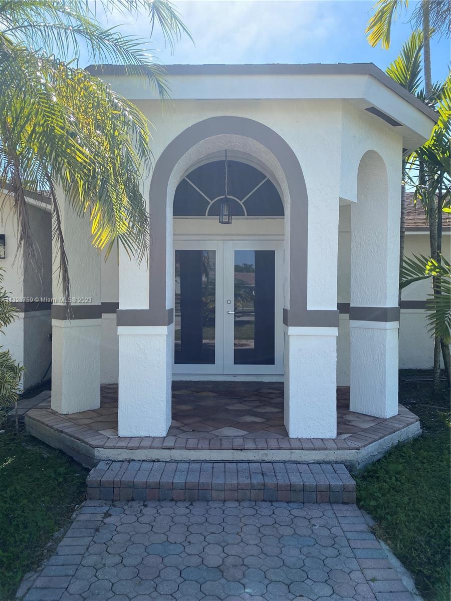 Photo of 15430 SW 31st St in Davie, FL