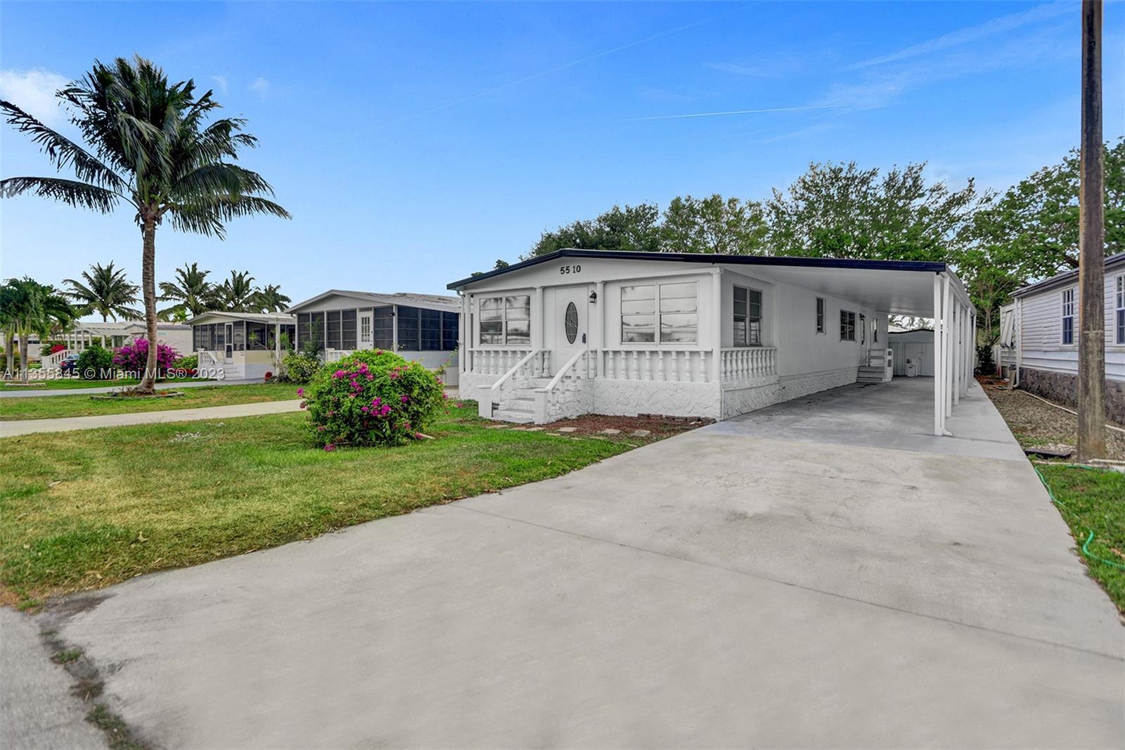 Photo of 5510 Lagoon Dr in Dania Beach, FL