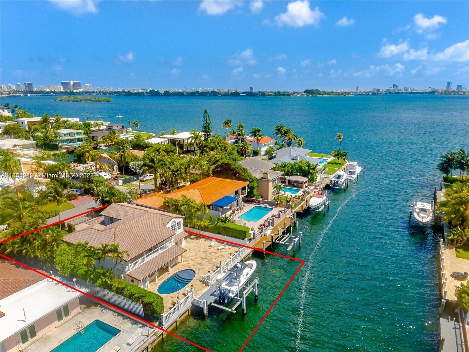 Photo of 1950 NE 118 Rd in North Miami, FL