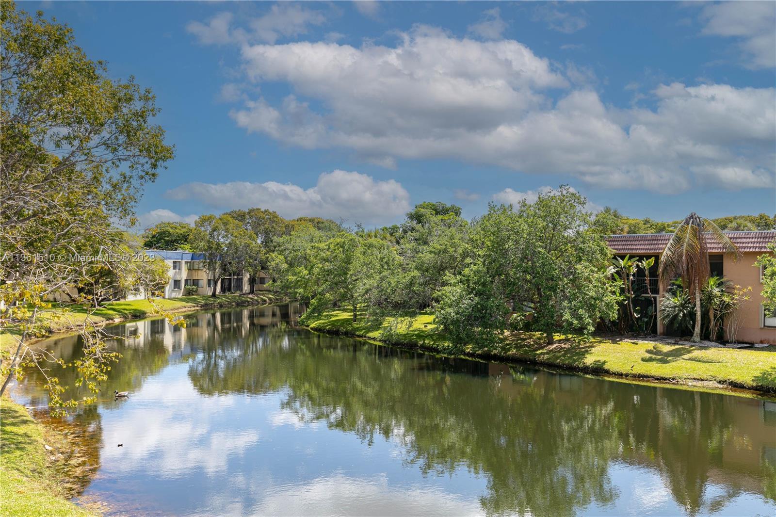 Photo of 191 Lakeview Dr #201 in Weston, FL