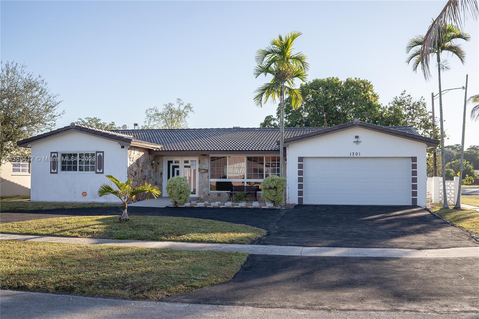 Photo of 1301 N 47th Ave in Hollywood, FL