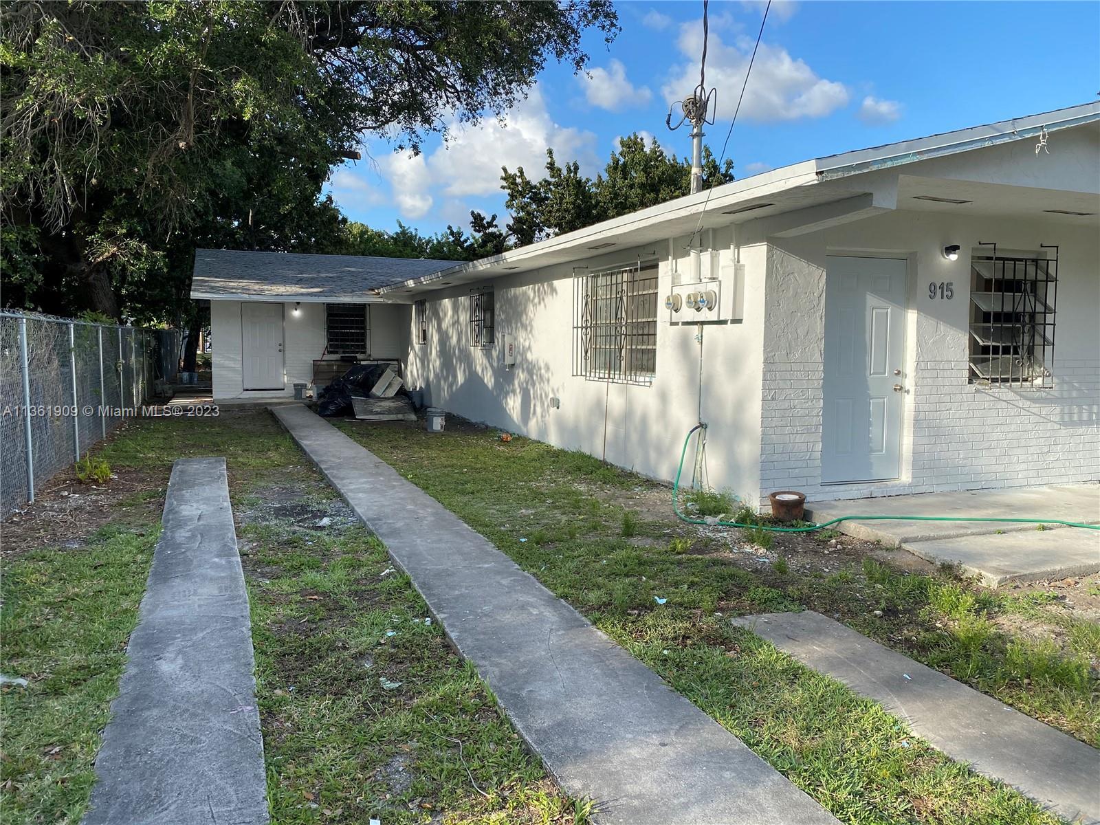 Photo of 915 NW 80th St in Miami, FL