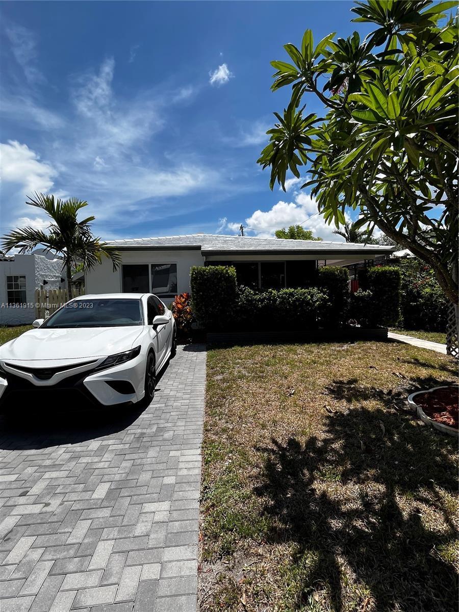 Photo of 1714 Wiley St in Hollywood, FL