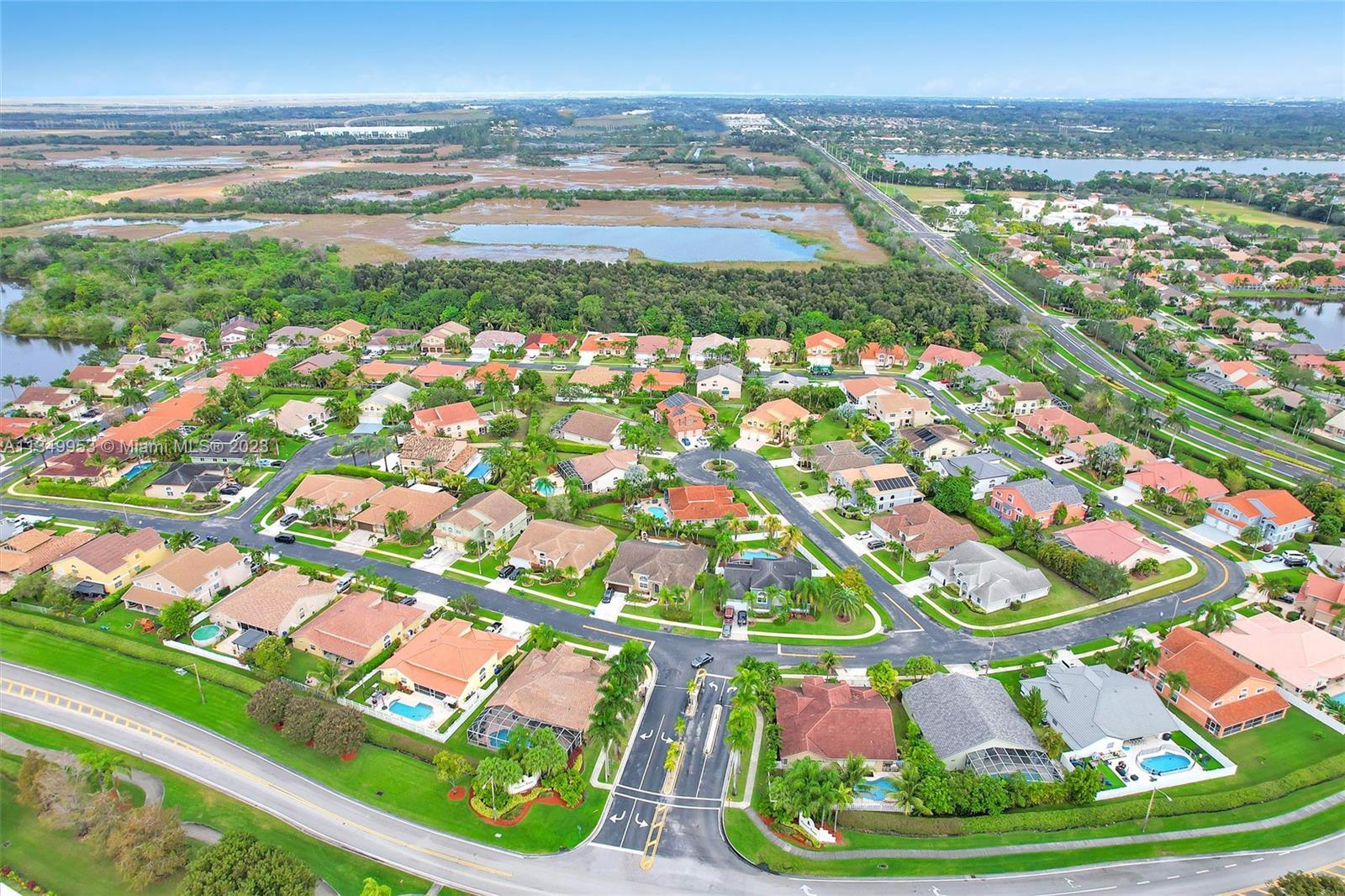 Photo of 935 NW 197th Ter in Pembroke Pines, FL