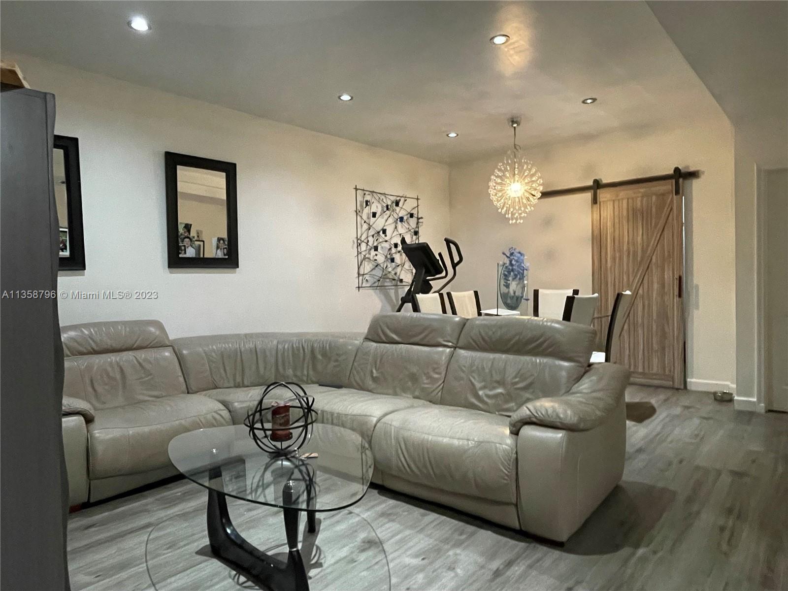 Photo of 7022 Edgemere Ter in Palm Beach Gardens, FL