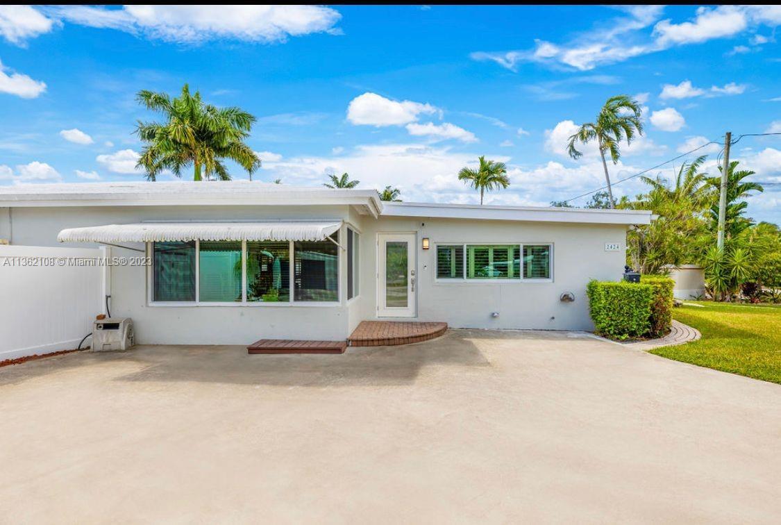 Photo of 2424 NE 18th Ave in Wilton Manors, FL