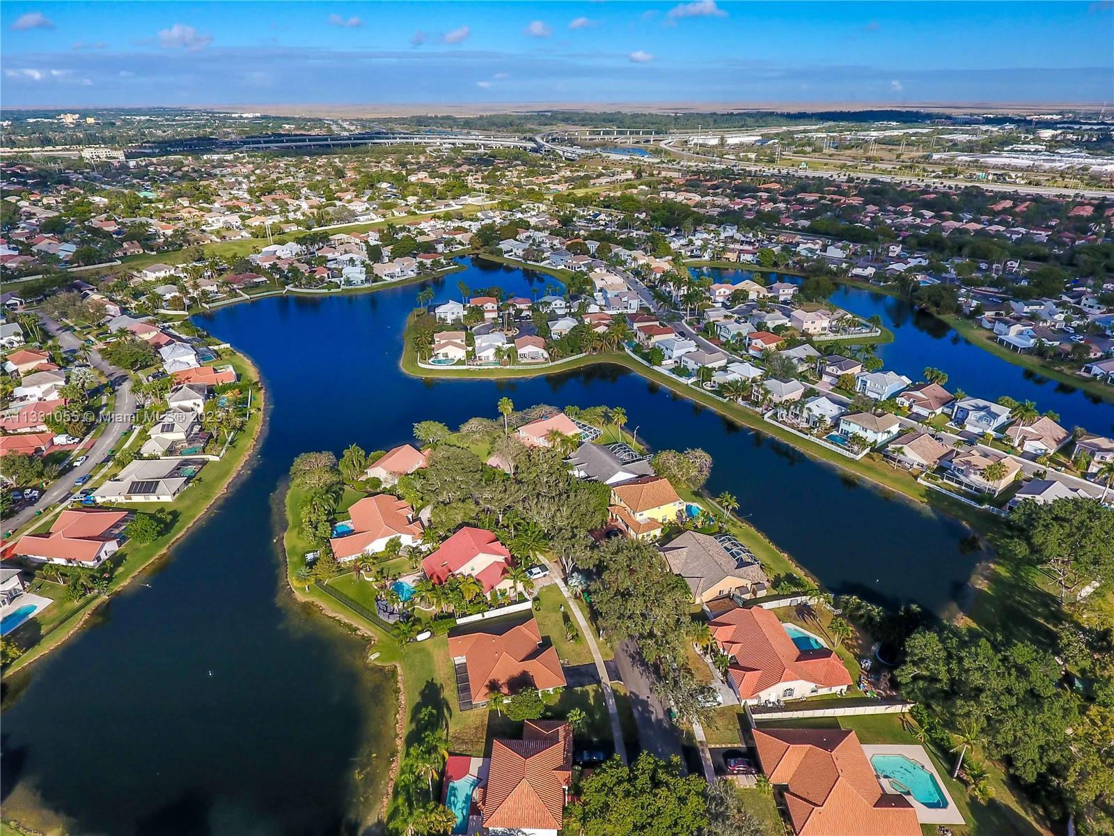 Photo of 660 Culpepper Ter in Davie, FL