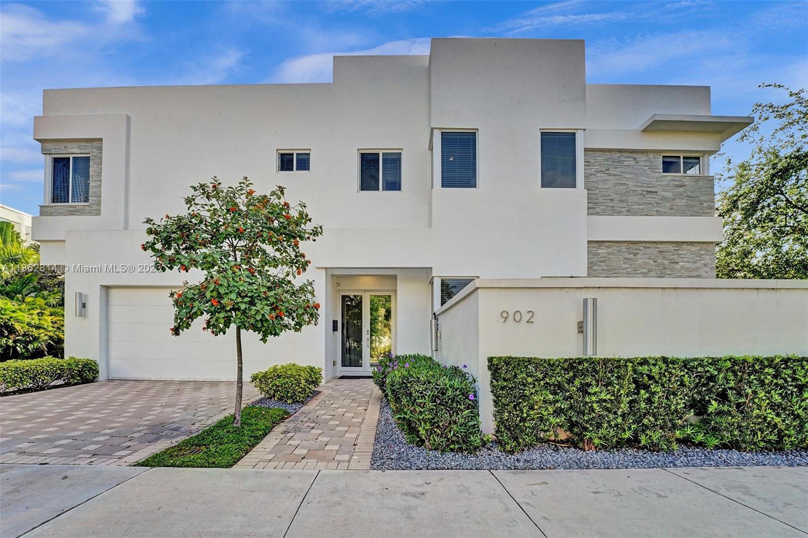 Photo of 902 NE 16th Ter in Fort Lauderdale, FL