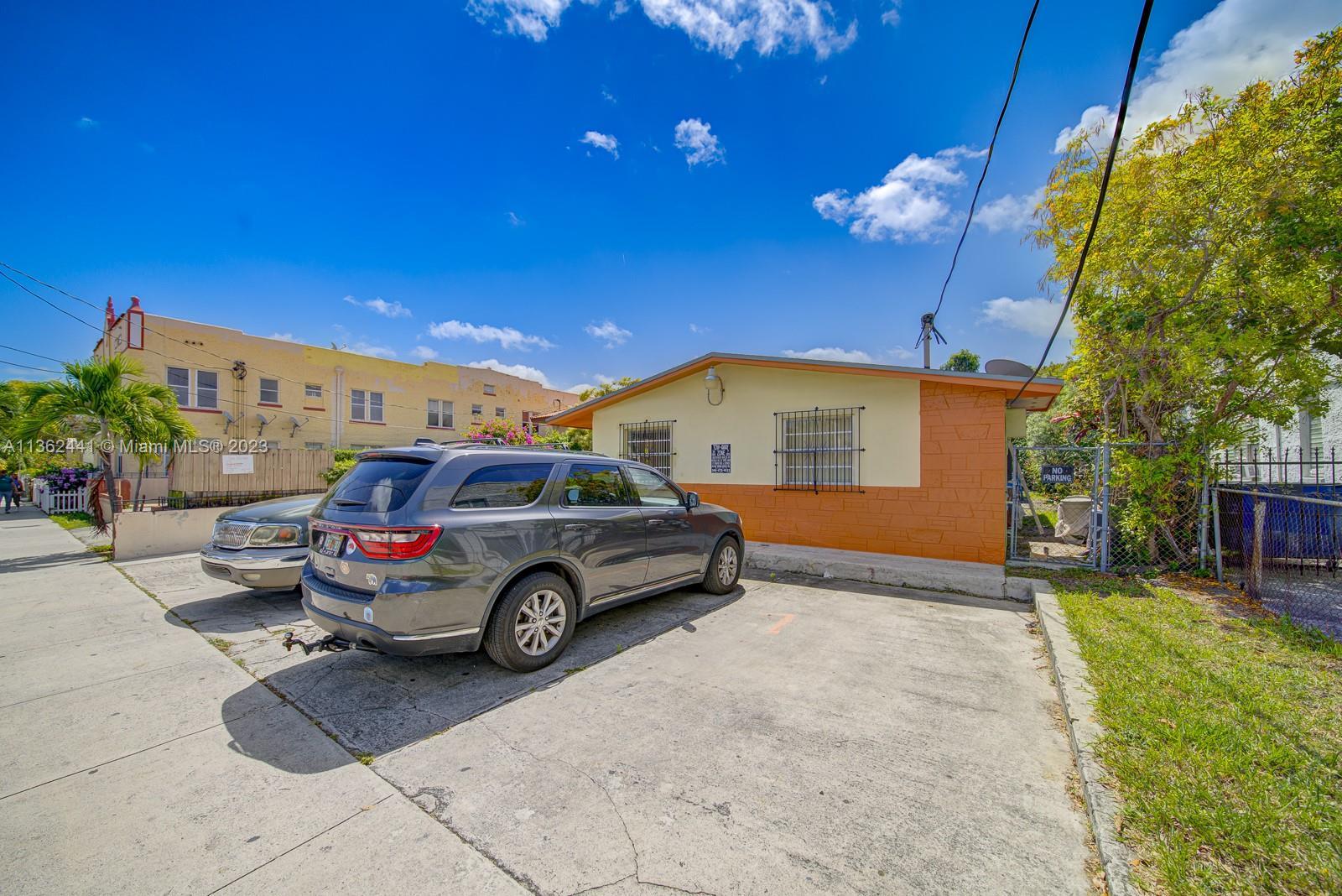 Photo of 1542 SW 5th St in Miami, FL