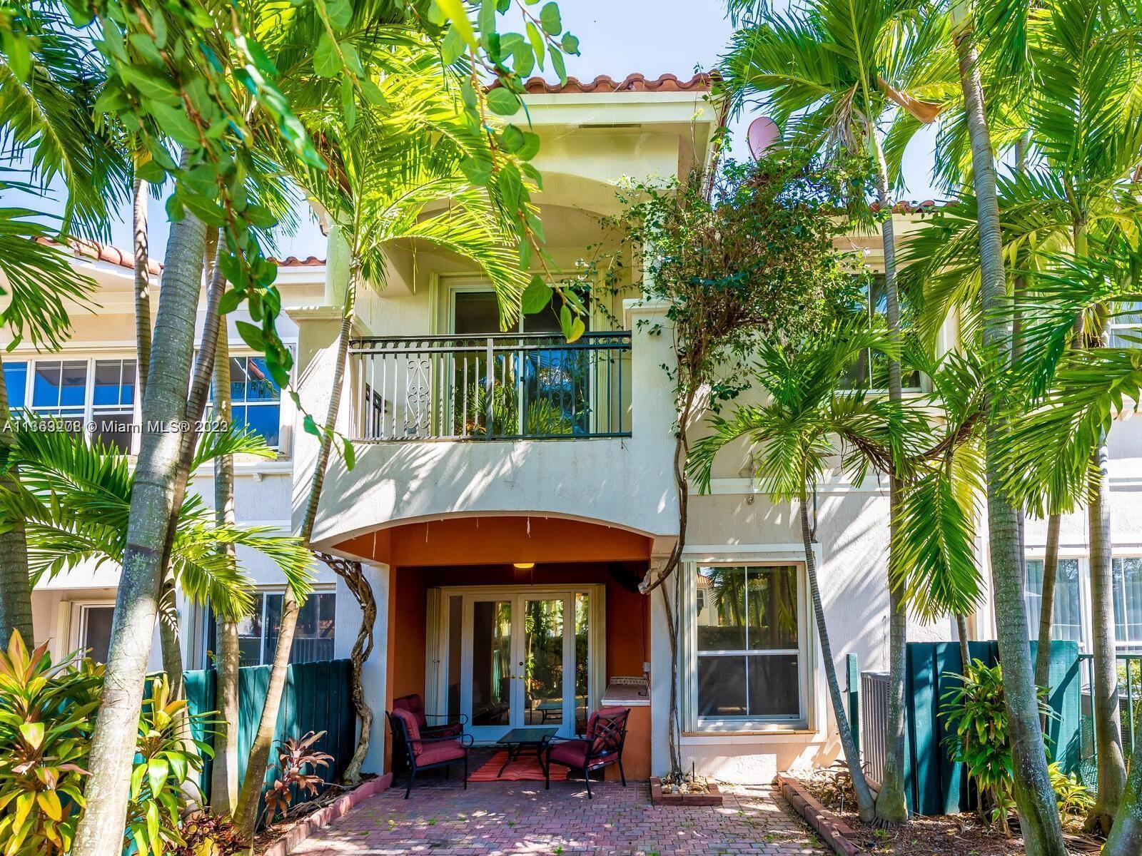 Photo of 1382 W Harbor Vw W #1382 in Hollywood, FL