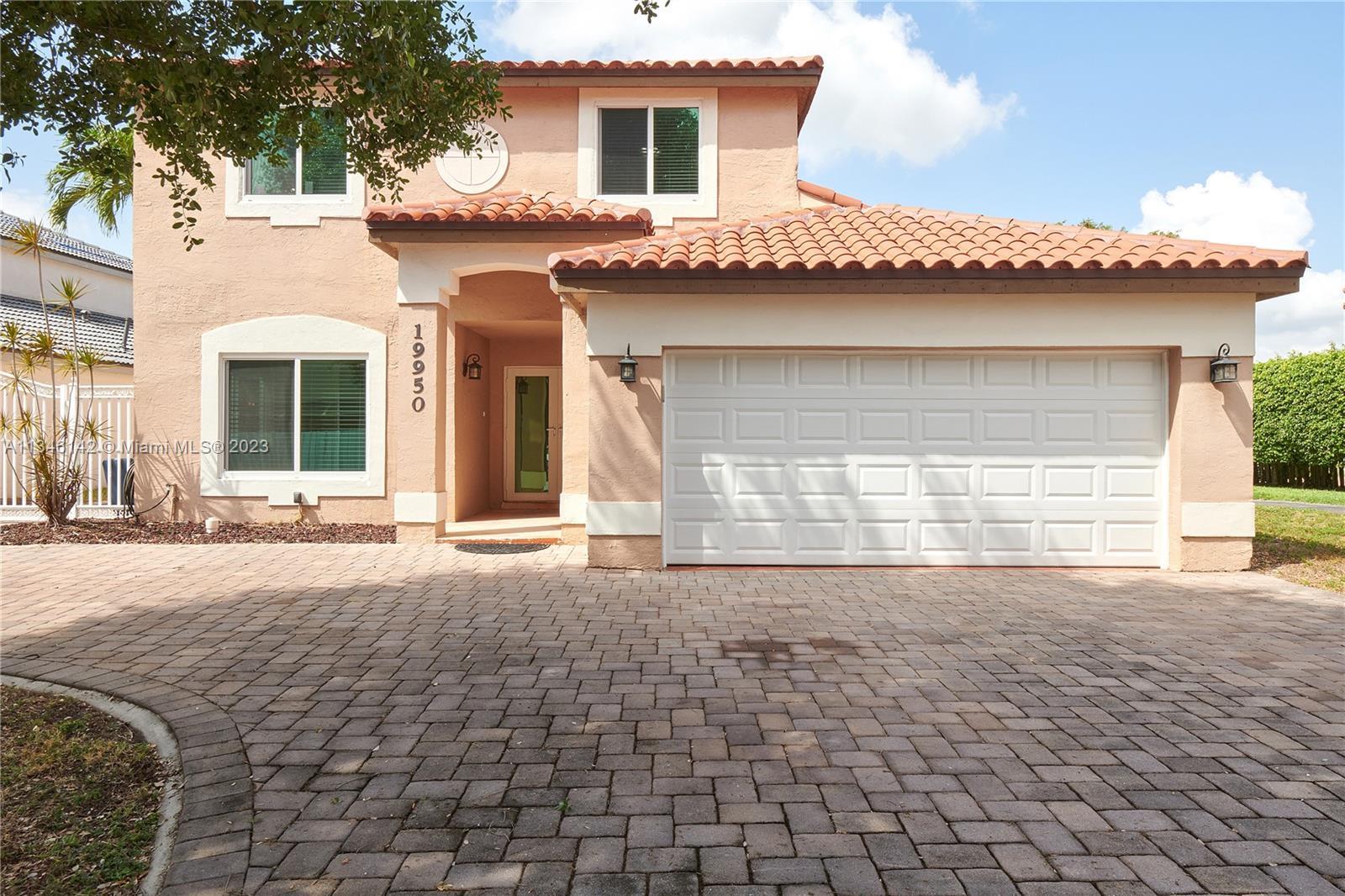Photo of 19950 NW 83rd Ave in Hialeah, FL