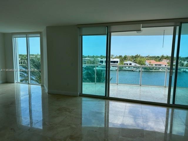 Photo of 20201 E Country Club Dr #505 in Aventura, FL
