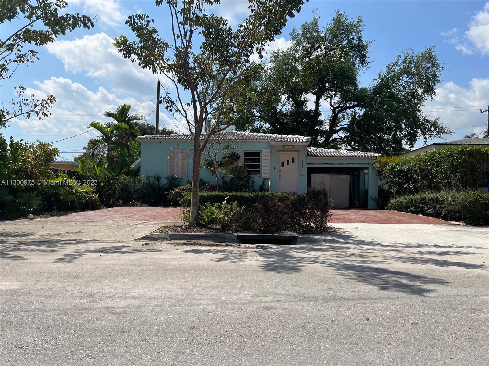 Photo of 5618 SW 6th St in Miami, FL