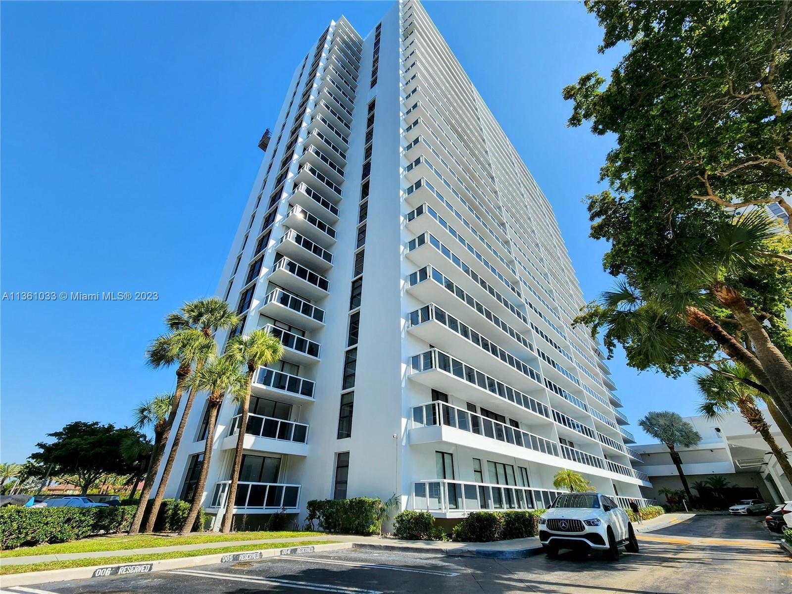 Photo of 20505 E Country Club Dr #534 in Aventura, FL