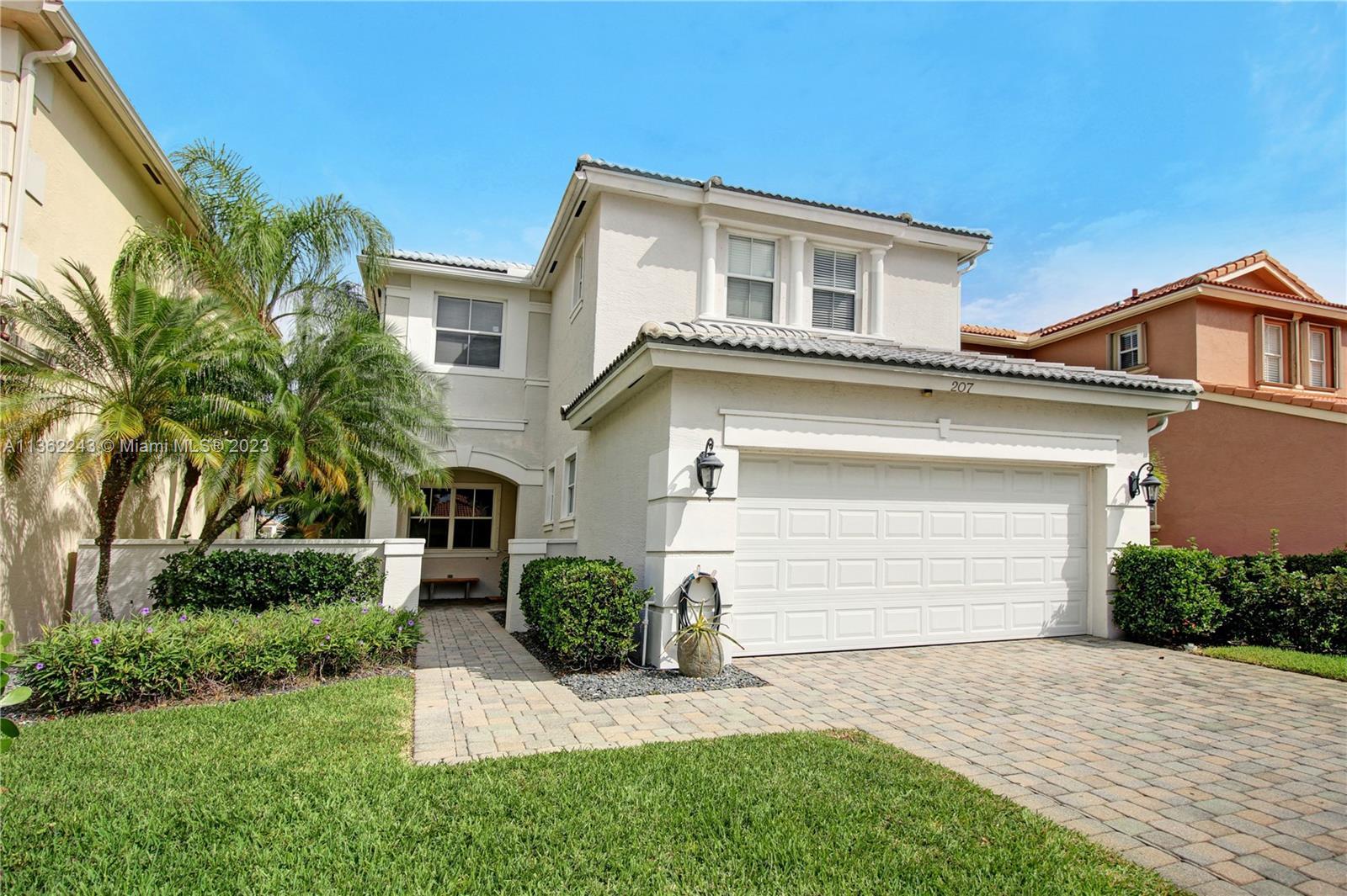 Photo of 207 Isle Verde Wy in Palm Beach Gardens, FL