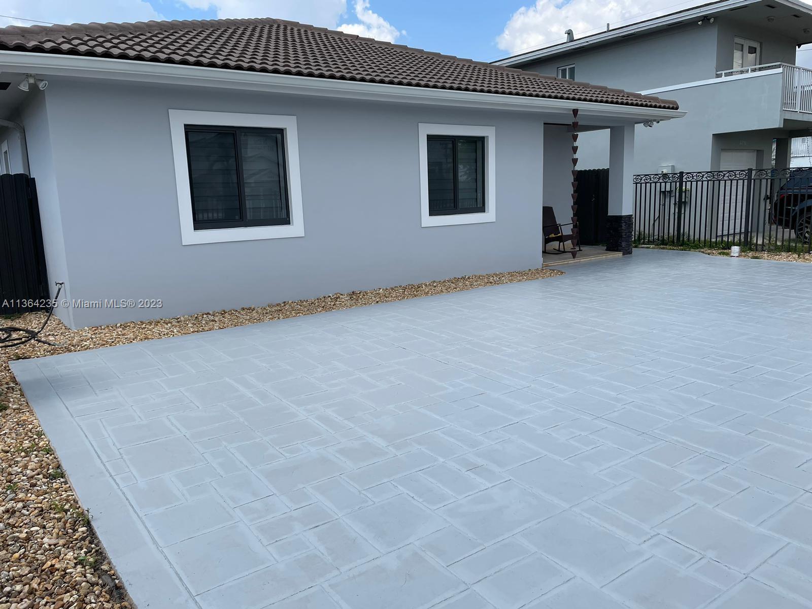 Photo of 2240 W 5th Wy in Hialeah, FL