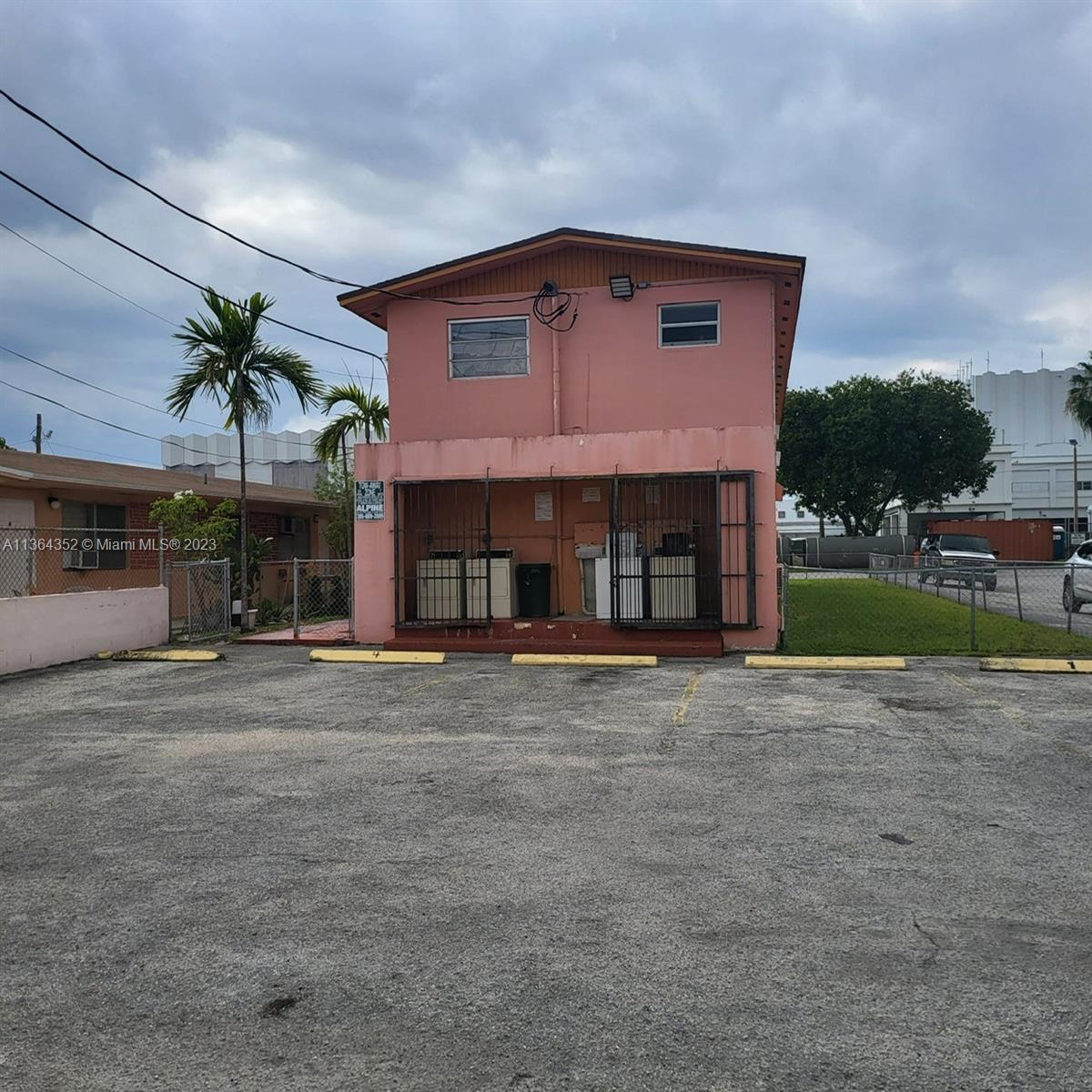 Photo of 190 W 11th St in Hialeah, FL