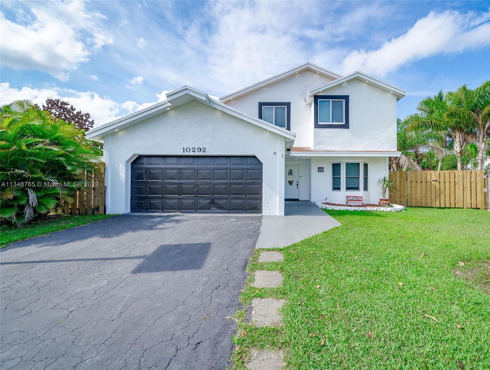 Photo of 10292 NW 32nd St in Sunrise, FL