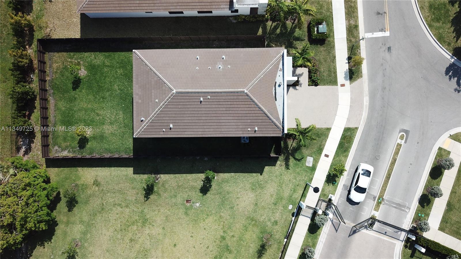 Photo of 354 NE 210th Wy in Miami, FL