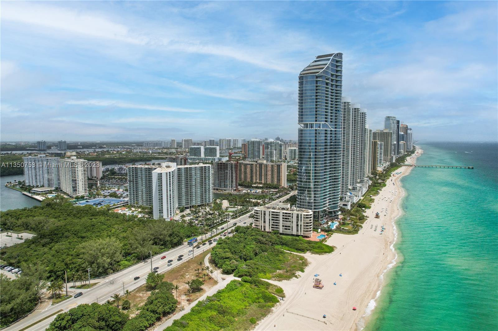 Beautiful & remodeled condo located across the beach and the exclusive Ritz Carlton Hotel. Enjoy the