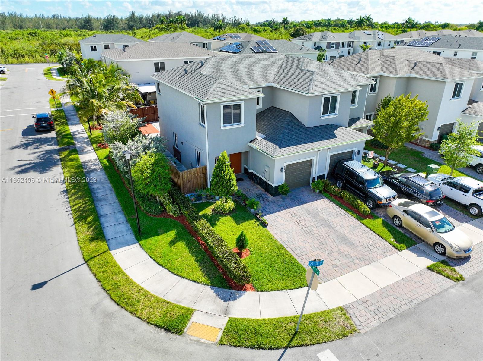 Photo of 892 SE 18th St in Homestead, FL