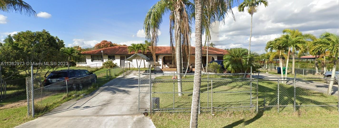 Photo of 19471 SW 198th St in Miami, FL