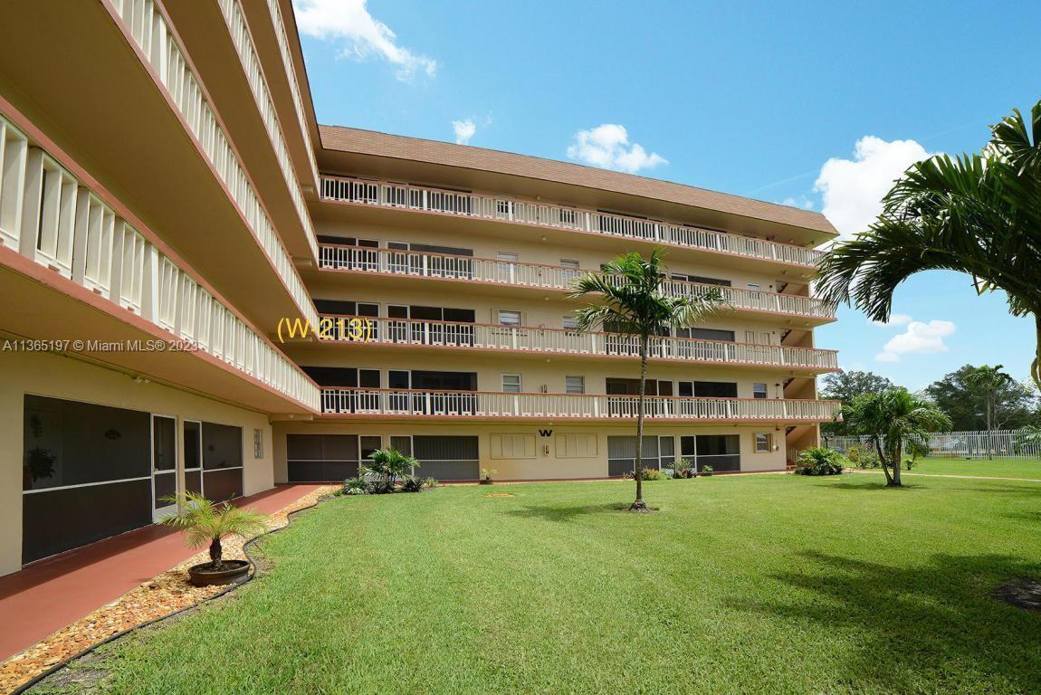 Photo of 5300 Washington St #W213 in Hollywood, FL