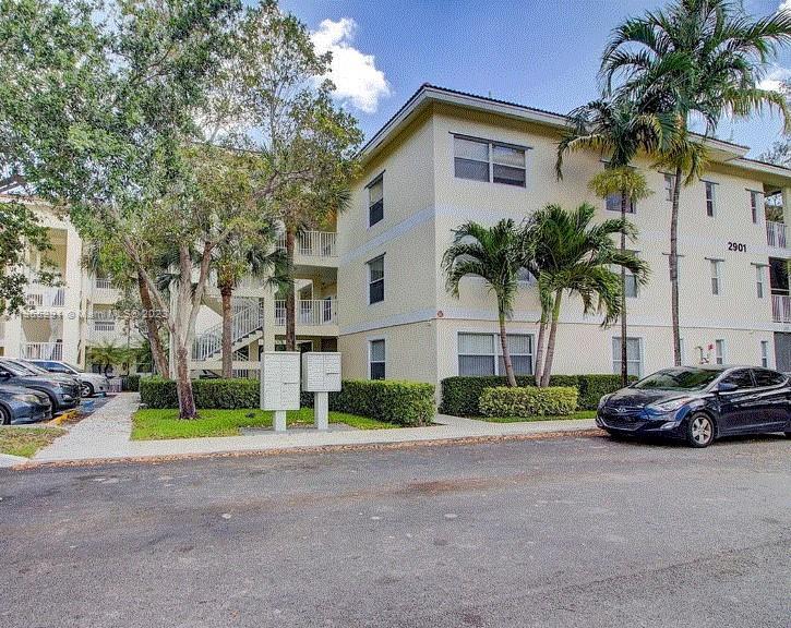 Photo of 2901 Riverside Dr #103 in Coral Springs, FL