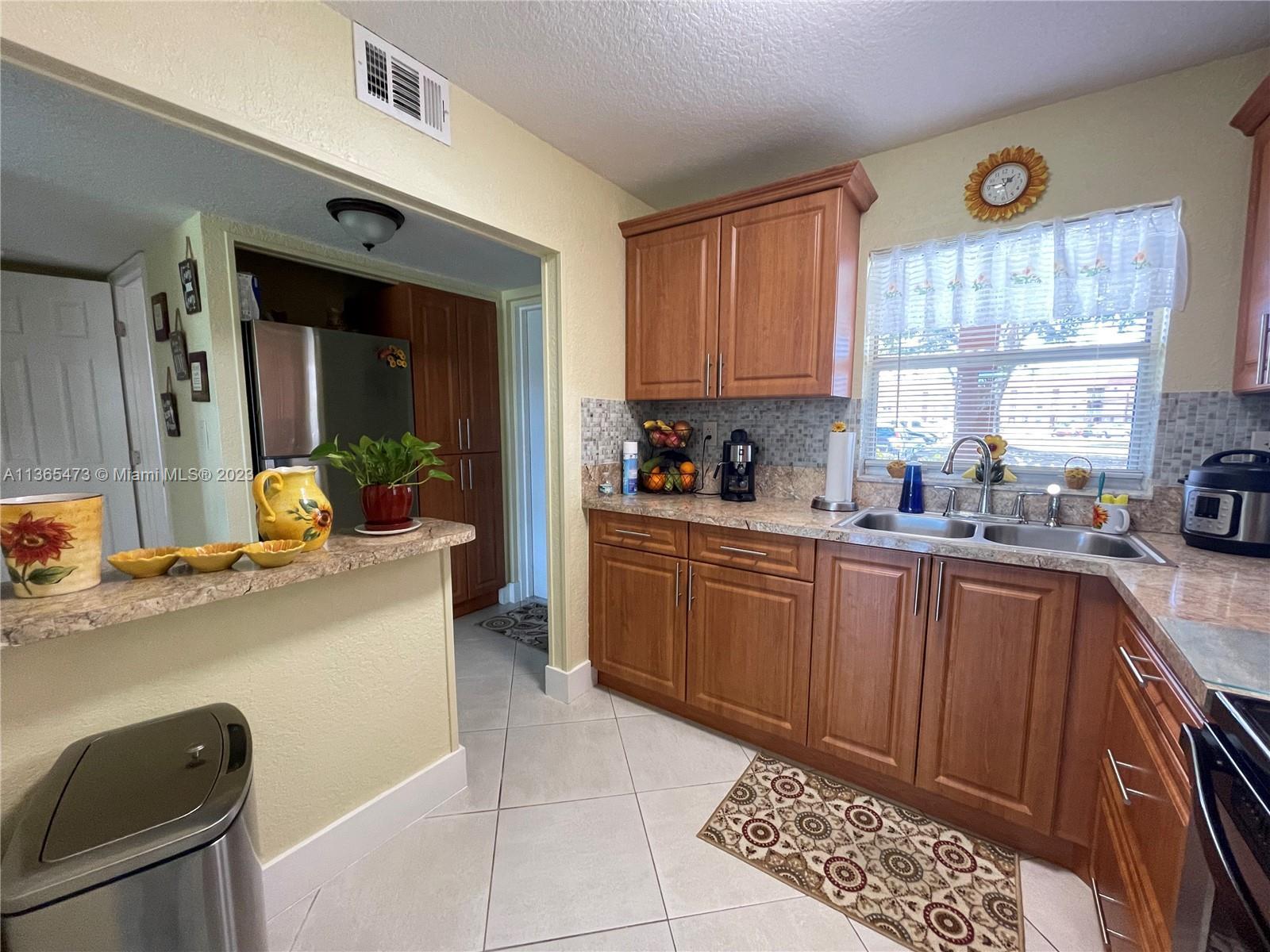 Photo of 9041 Sunrise Lakes Blvd #108 in Sunrise, FL