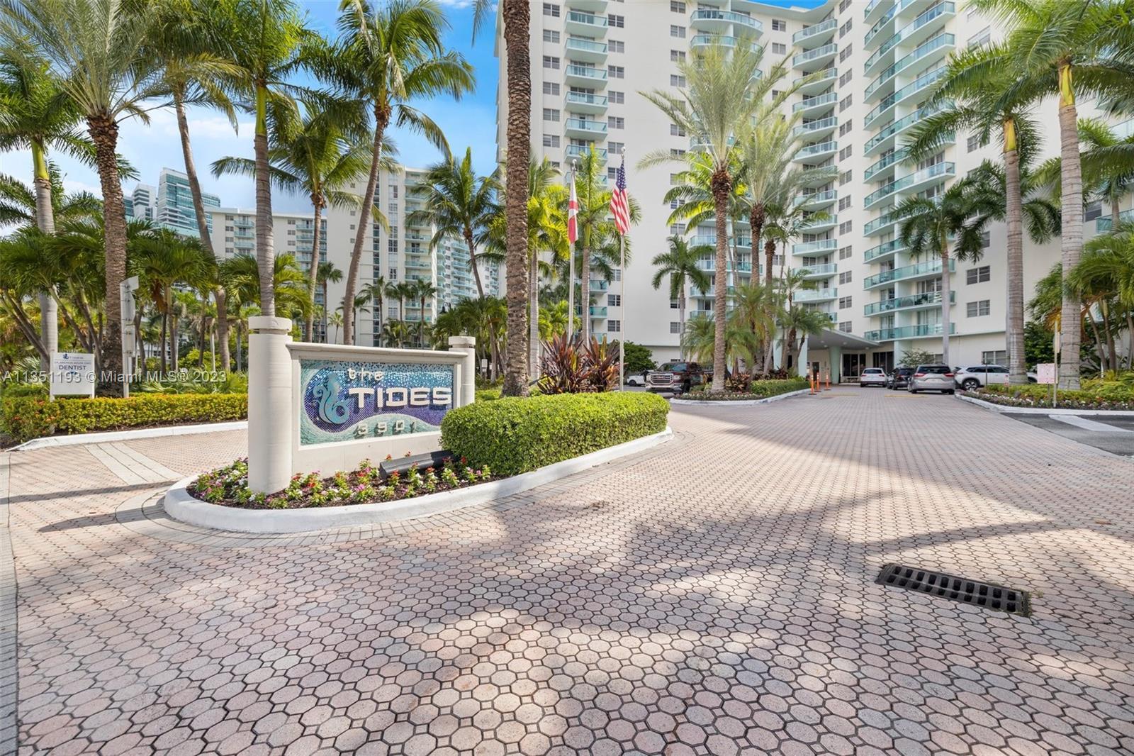 Beautiful 2bedroom 2baths Condo located at the gorgeous oceanfront condominium Tides on Hollywood Be