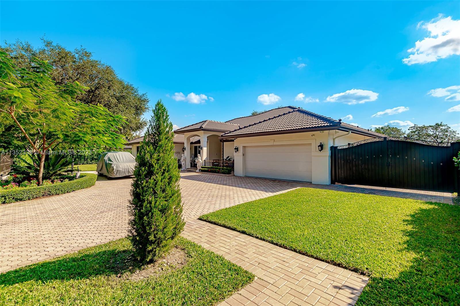 Photo of 13130 N Calusa Club Dr in Miami, FL