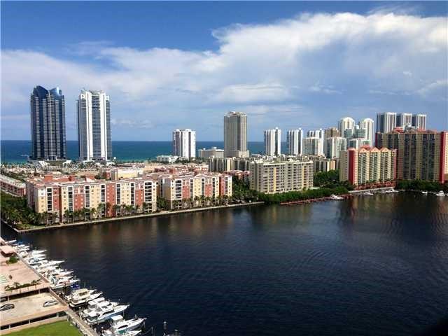 Enjoy beautiful view of the intracoastal and city from this high floor studio in the heart of Sunny 