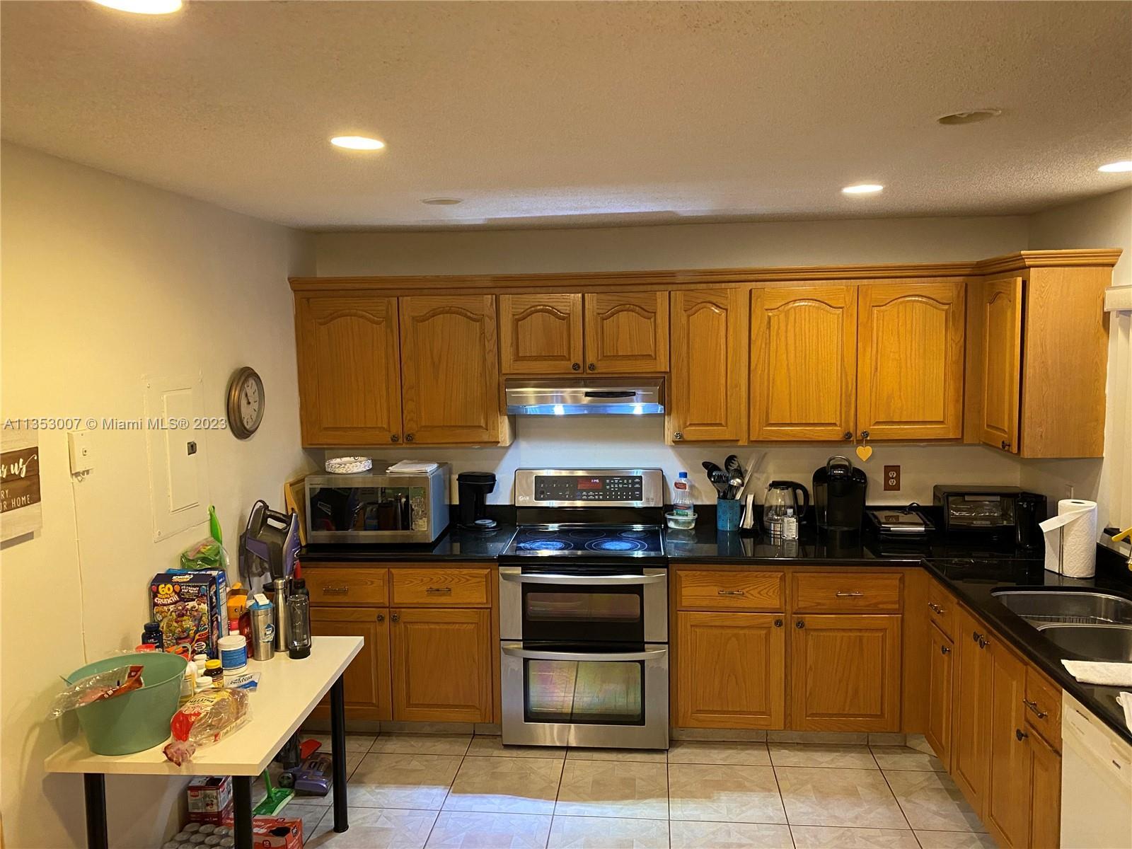 Photo of 9609 Riverside Dr #B8 in Coral Springs, FL