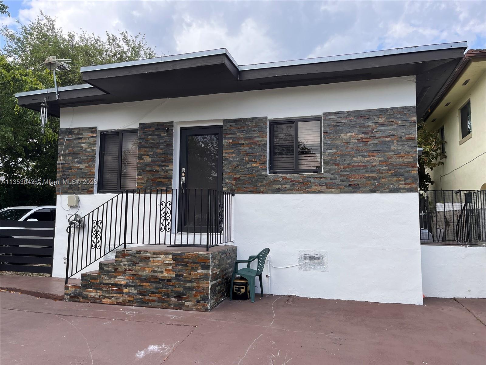 Photo of 55 NW 44 St in Miami, FL