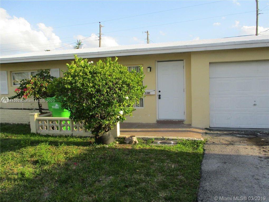 Photo of 6828 NW 27th Ct in Sunrise, FL