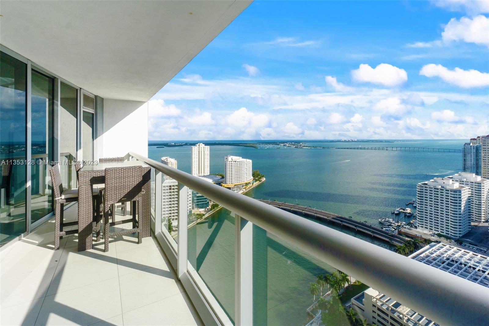 Amazing high floor 1 bed at ICON Brickell! This oversized 1 bed/ 1 bath with 1,035 sqft of interior 