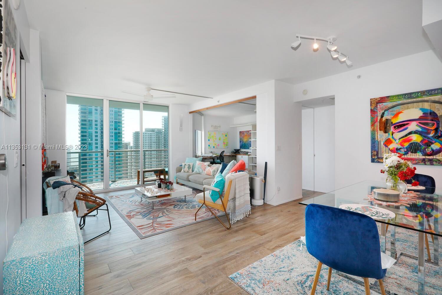 Enjoy sensational 180-degree views of Biscayne Bay & the Miami River from this 28th flr. residence i