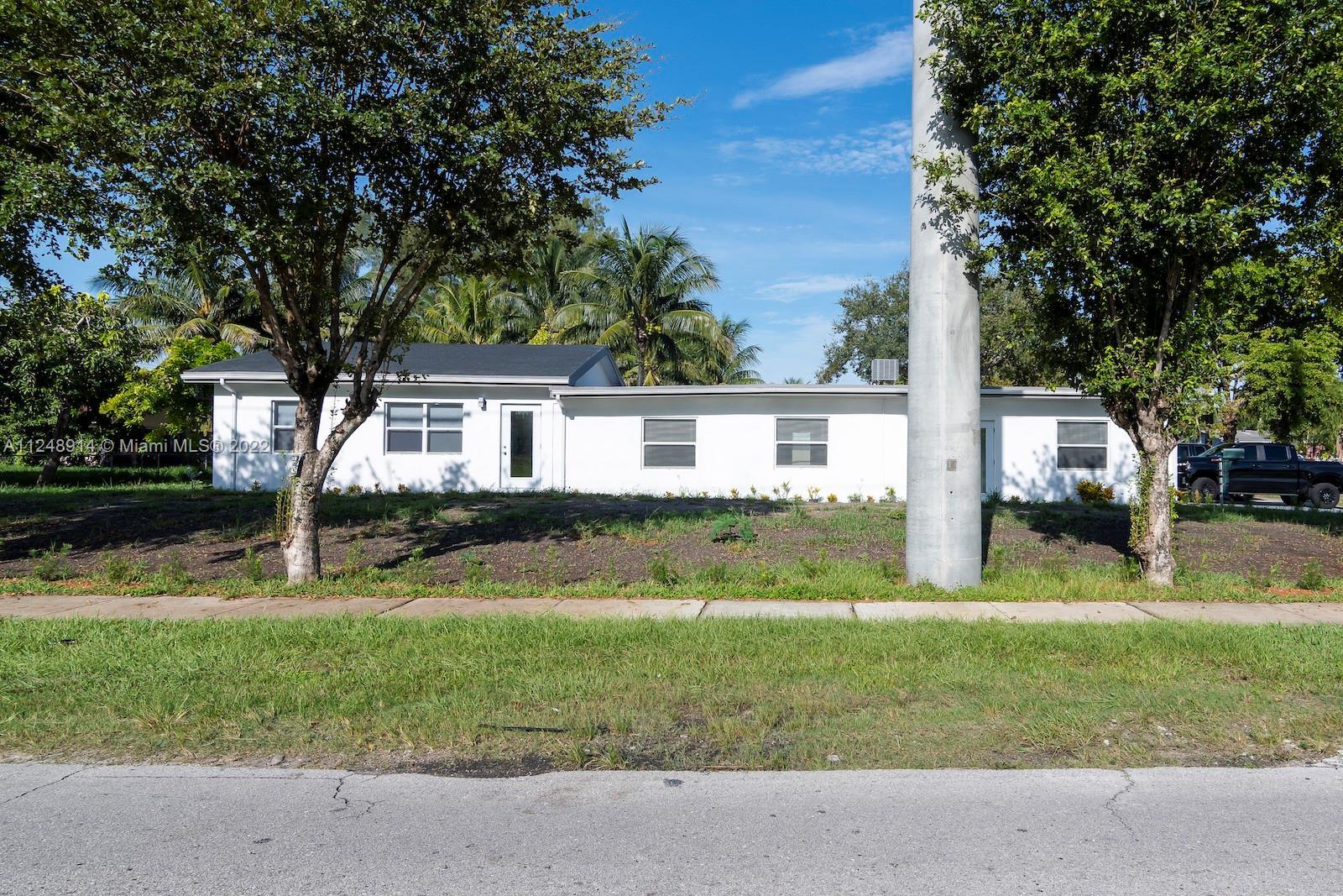 Photo of 14430 NE 14th Ave #1 in Miami, FL