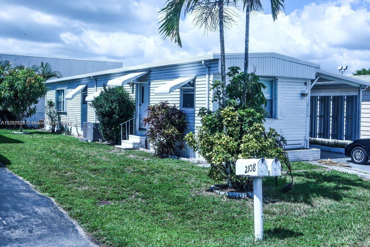 Photo of 2116 SW 52nd St in Dania Beach, FL